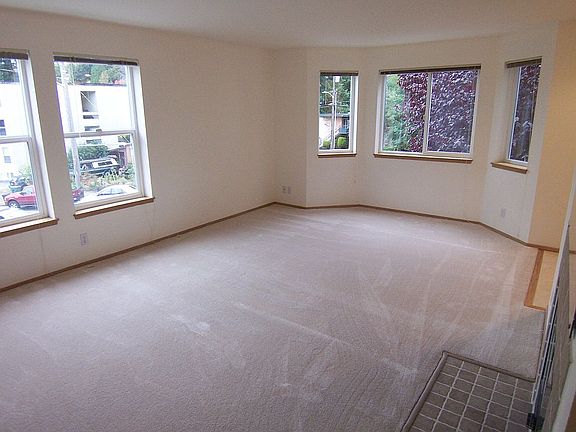 5th image of 5110 Ravenna Pl NE APT 201