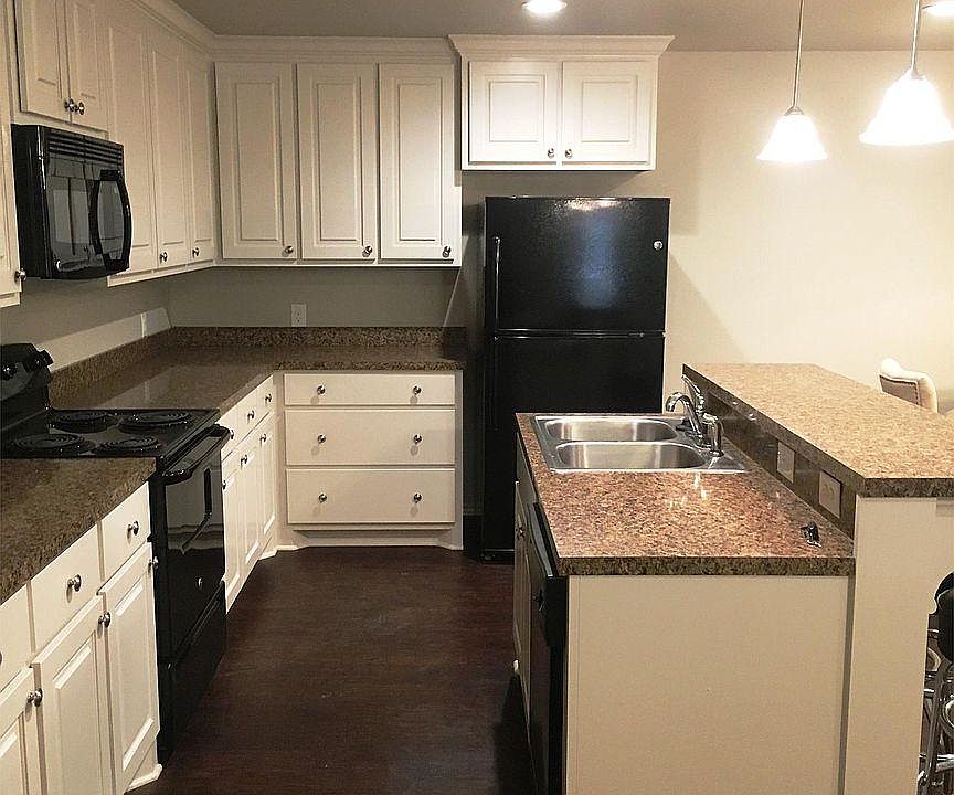 2nd image of 5530 121st St