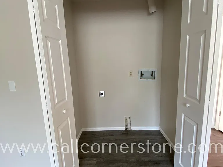 3795 Valley View St — Photo 5