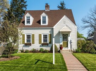 109 Thornton Rd, Waltham, MA 02453