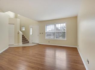 3201 Hopewell Dr, Aurora, IL 60502