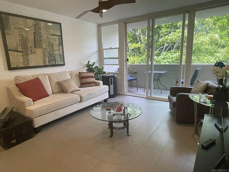 2510 Torrey Pines Rd #413 — Photo 2