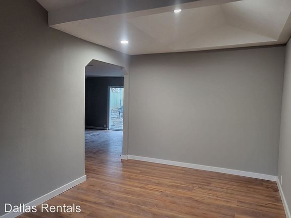 3rd image of 1100 Vicki Ln