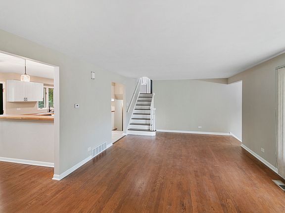 4th image of 213 W Rainbow Dr