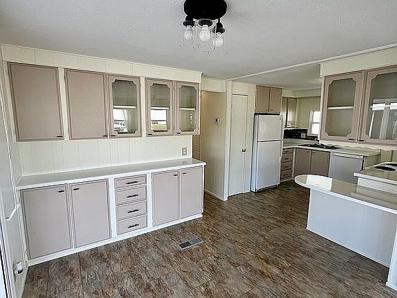 3rd image of 2755 Deerfield Dr