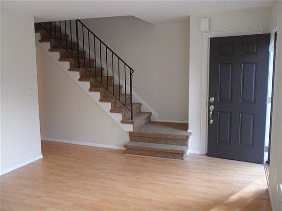 2nd image of 78 Sunny Brook Cir