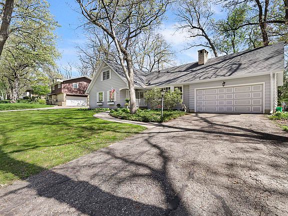 2nd image of 6651 Columbus Dr