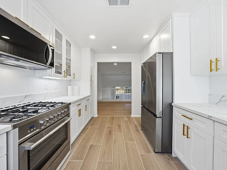 25715 Wagner Way #B — Photo 2