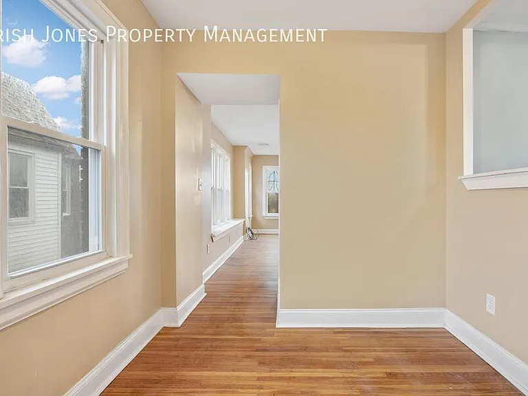 627 Kenmore Ave #UPPER — Photo 9
