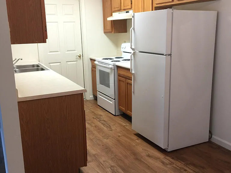 916 N Main St — Photo 10