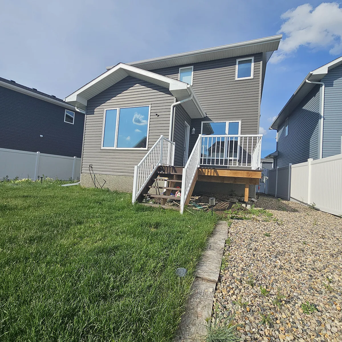 Building Photo - 519 McFaull Cres #A