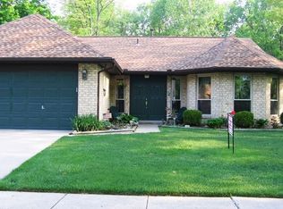 8921 Deer Knolls Dr, Dayton, OH 45424