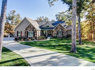 1112 Hunters Point, Warrenton, MO 63383