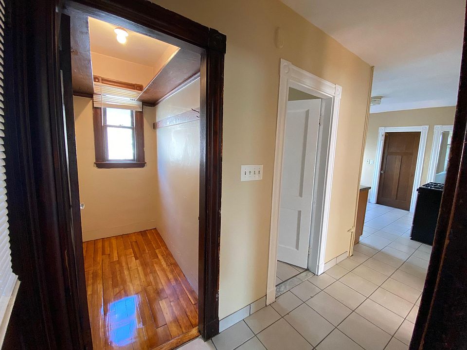 10 Aldrich St Roslindale MA Zillow