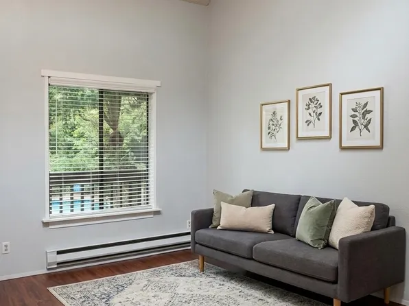 10020 NE 124th Pl, Kirkland, WA 98034