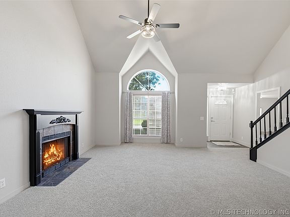 5th image of 2704 W Montgomery St