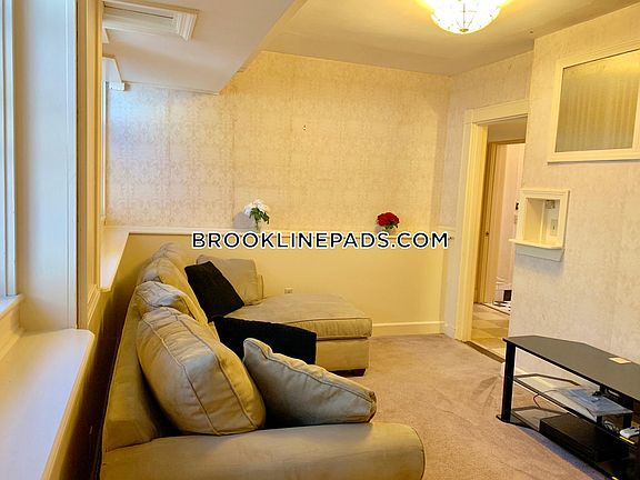 5th image of 184 Fisher Ave #1A