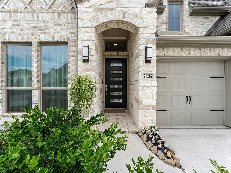 21215 Palm Arbor Dr — Photo 3