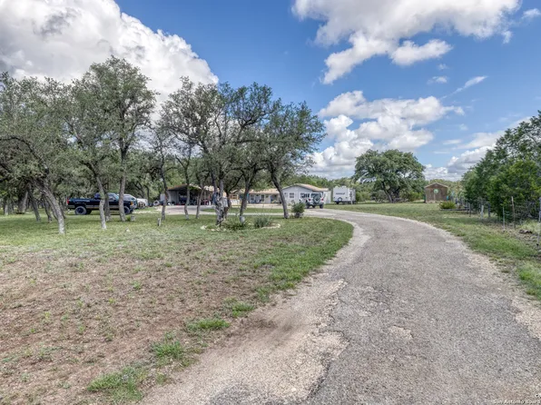 265 N SADDLE MO Saddle Mountain Rd, Rio Frio, TX 78879