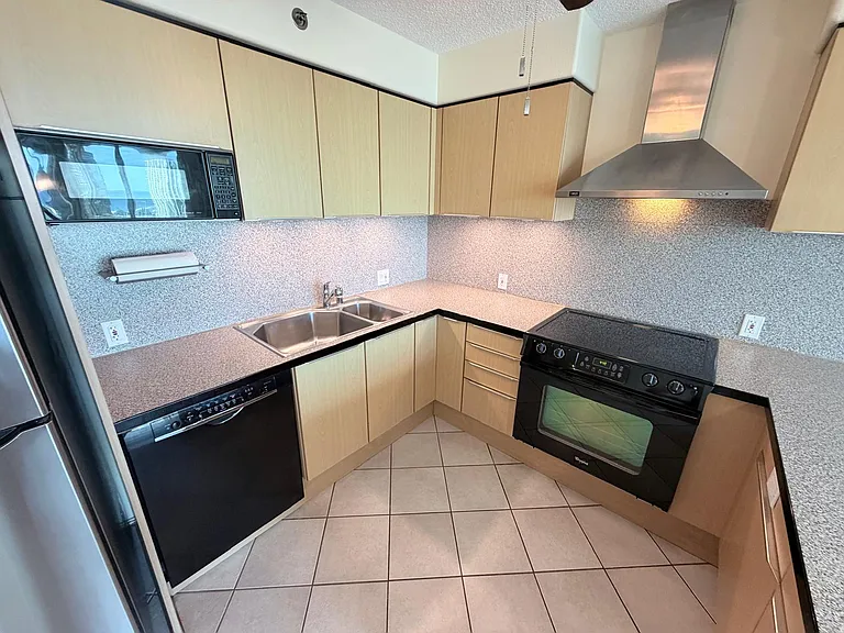 801 S King St #2602 — Photo 2