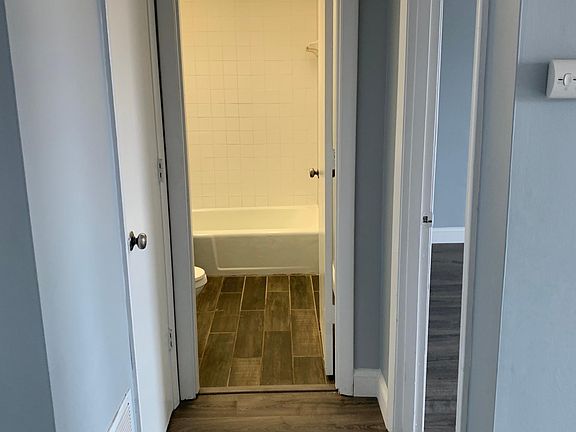 5th image of 52 Shrewsbury Green Dr Unit L