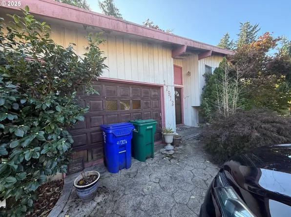 17912 NE Davis St, Portland, OR 97230
