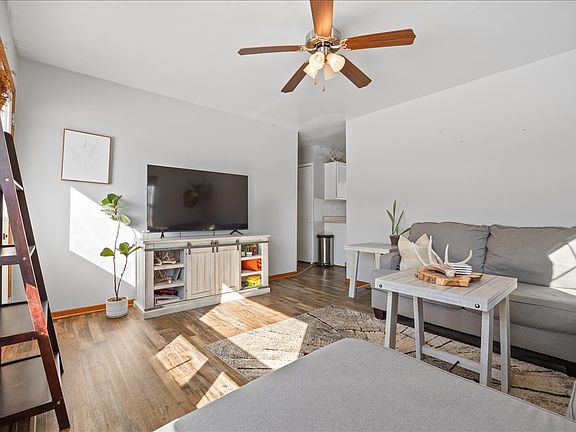 5th image of 1112 N 8th Ave E