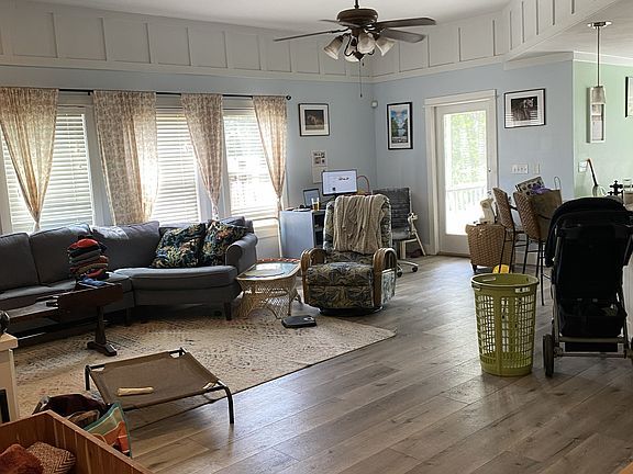 Living Room (sorry for the mess, the original picture got deleted)