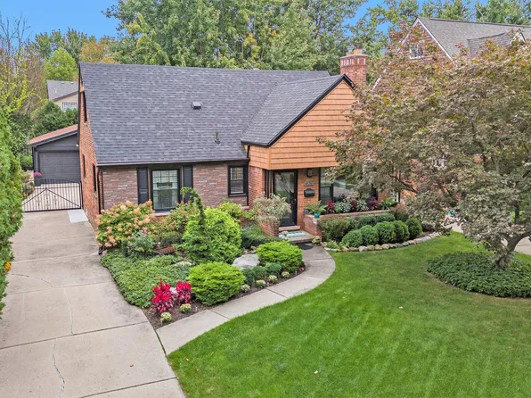 764 Washington Rd, Grosse Pointe, MI 48230