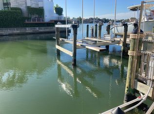 4090 Gulf Shore Blvd N, Naples, FL 34103