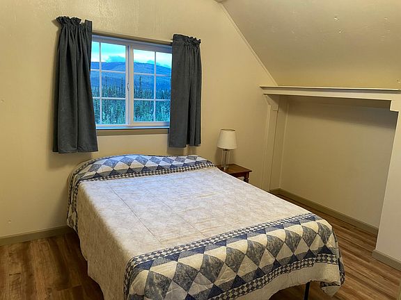 Master Bedroom, will fit queen size bed and dressers