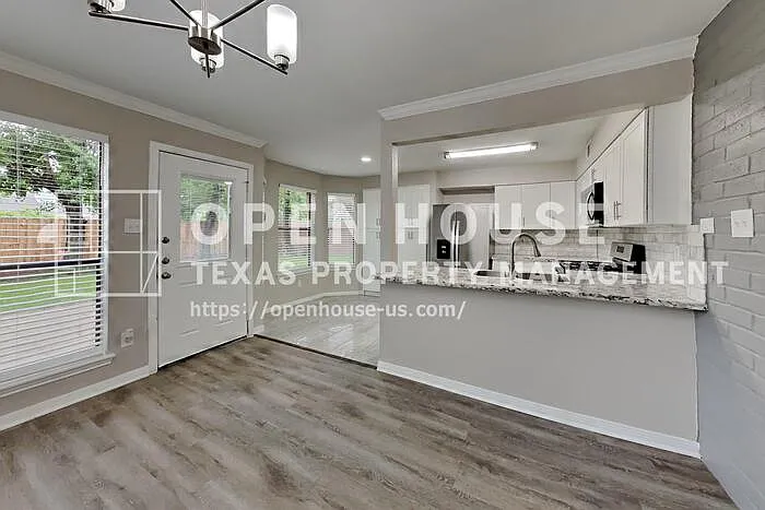 8718 Pines Place Dr — Photo 7