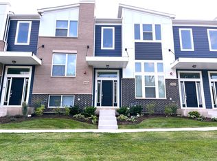 29W718 Cambridge Ct, Warrenville, IL