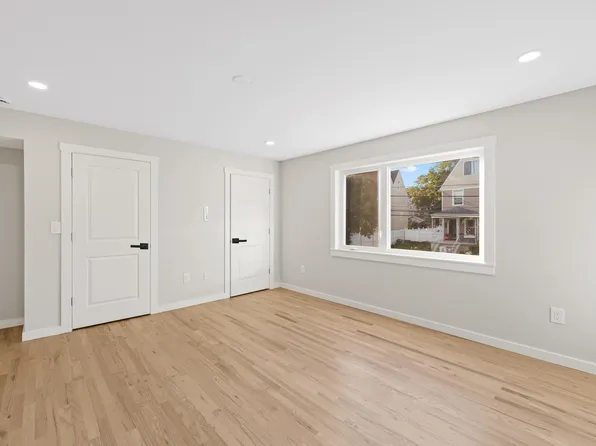 312 Garfield Avenue image 13 of 24