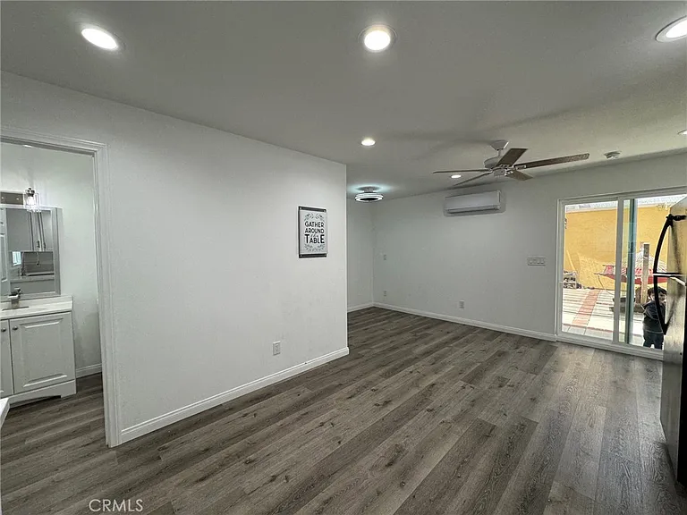 6838 Aura Ave — Photo 9