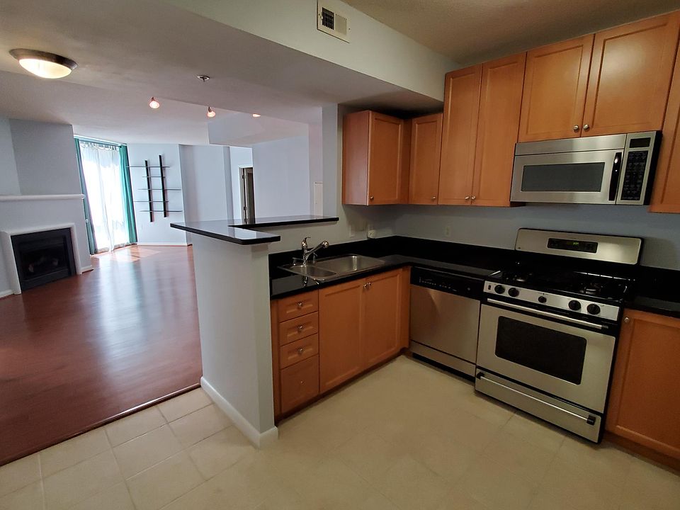Kitchen & Living Area