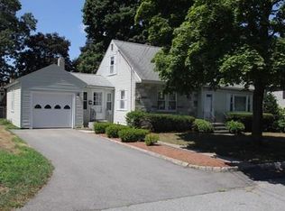 10 Marinel Ave, North Chelmsford, MA 01863
