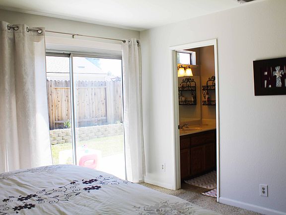 sliding door to the patio