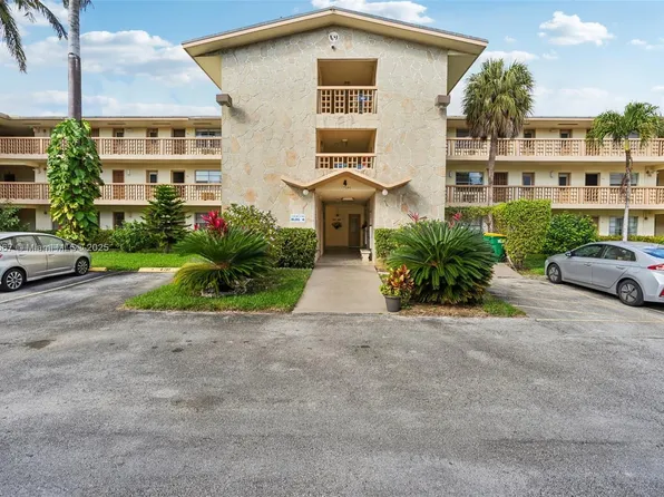 17090 NE 14th Ave APT 205, Miami, FL 33162