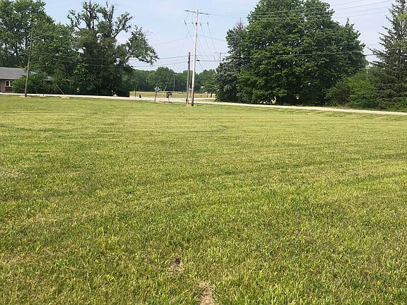 3rd image of 203 Birchwood Dr