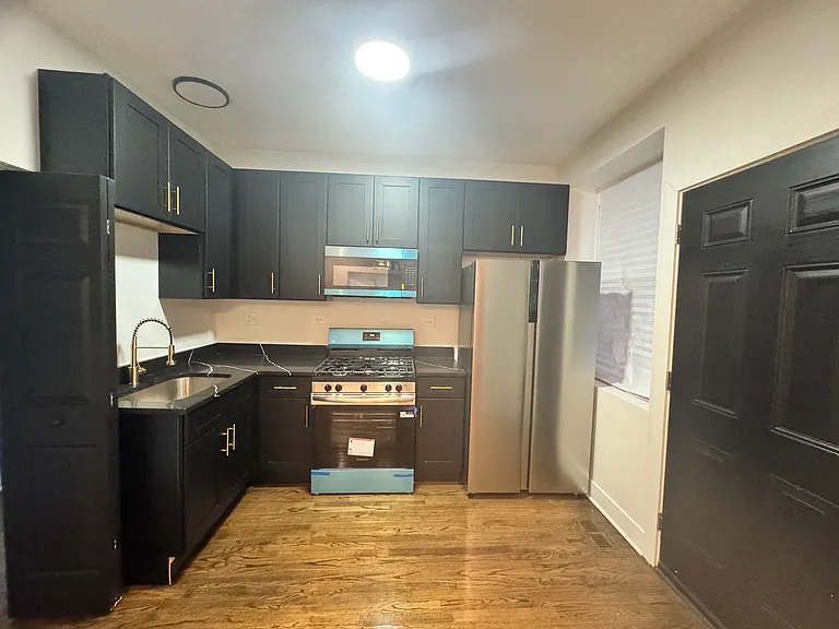 2601 E 78th St #1 — Photo 8