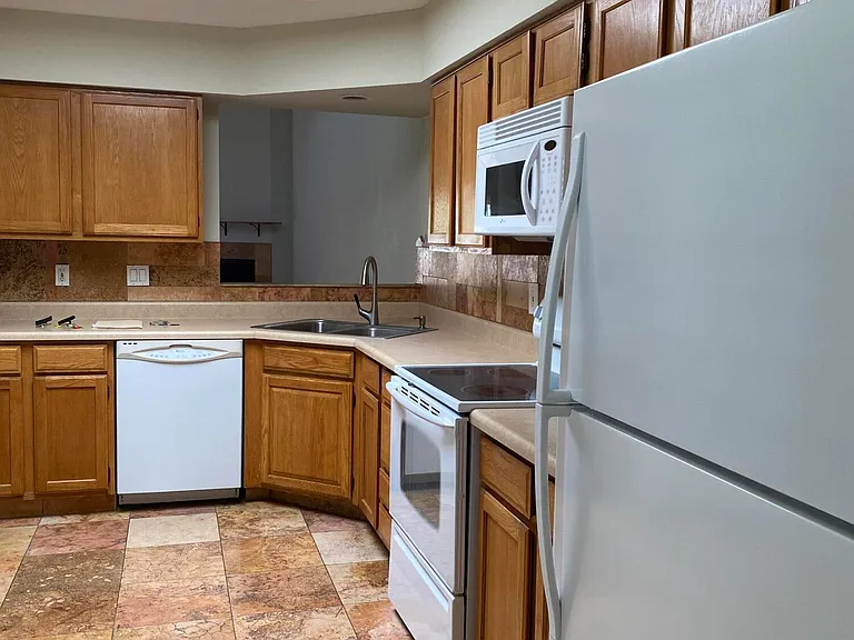 4014 E Cortez St — Photo 17