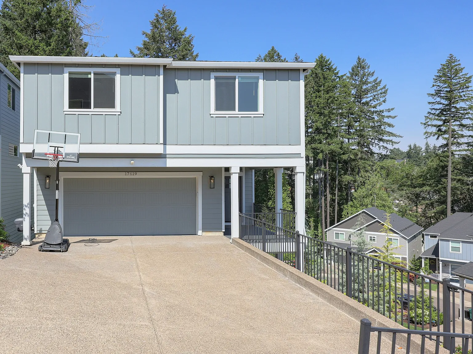 5 bed, 3.5 bath, 3020 sqft, $3,600 — Photo 3