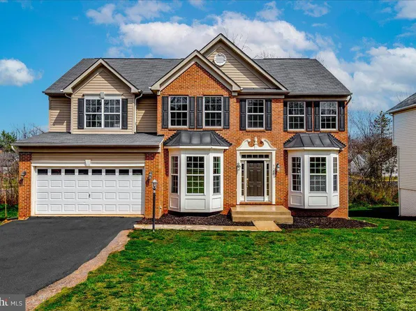 9588 Cloverhill Rd, Manassas, VA 20110