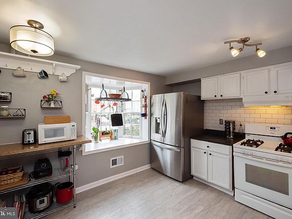 5th image of 8038 Saint Annes Ct