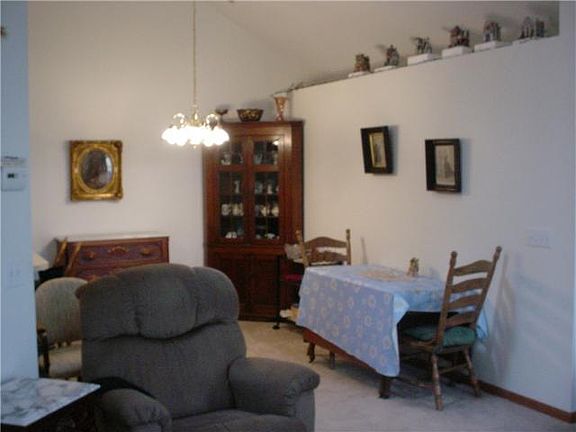 5th image of 26 Coventry Ct