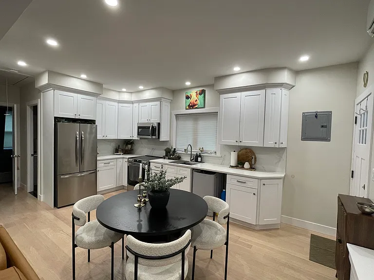 290 Clifton Ave — Photo 21