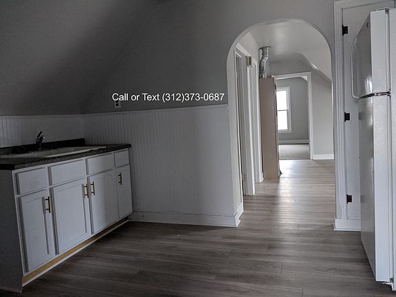 4th image of 1403 1/2 Columbus Ave
