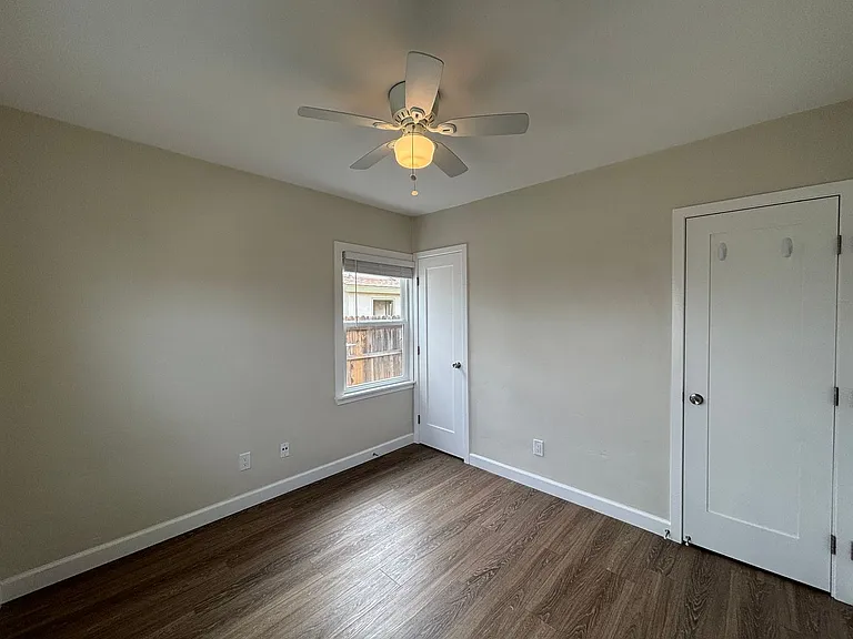 1225 Buenos Ave — Photo 10