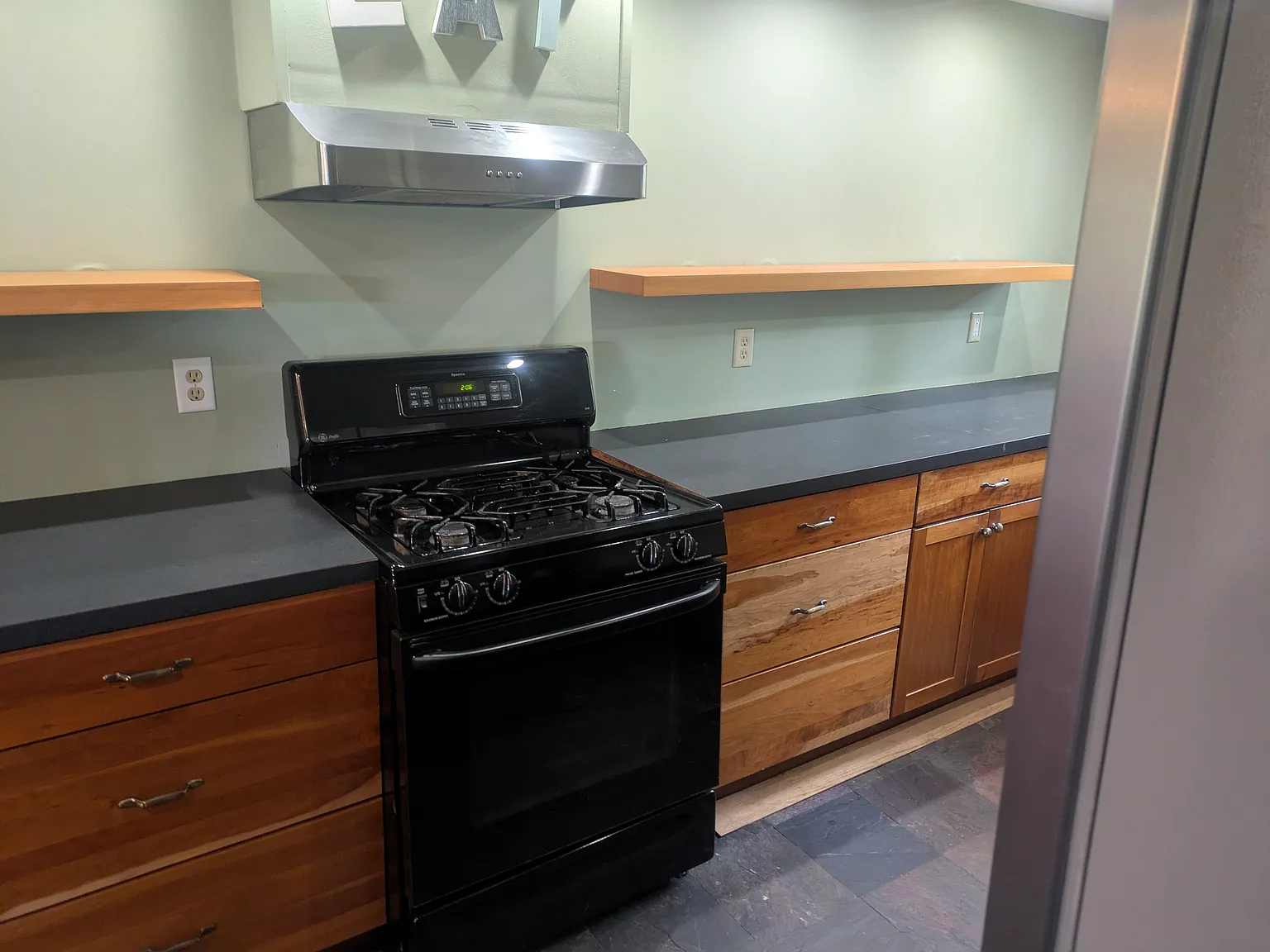 2 bed, 1400 sqft, $2,500 — Photo 4